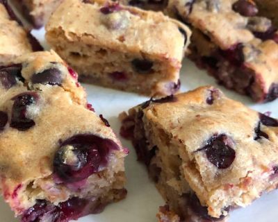 Zuckerfreie Blaubeer-Brownies