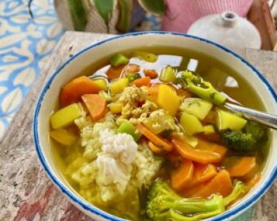 Immunstärkende Kurkuma Gemüsesuppe {Vegan} 