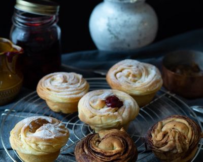 vegane Cruffins - der Trend aus Amerika, ganz einfach zu Hause machen / vegan cruffins - a super simple and delicious recipe to make at home