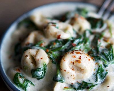 Tortellini in Spinat-Knoblauch-Rahm