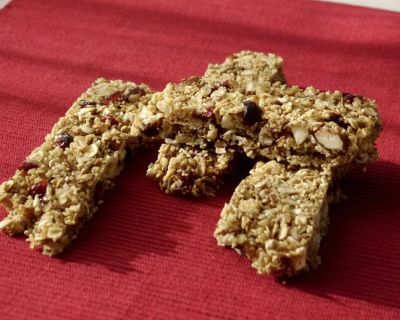 Klassische Müsliriegel mit Nüssen & Früchten selbstgemacht