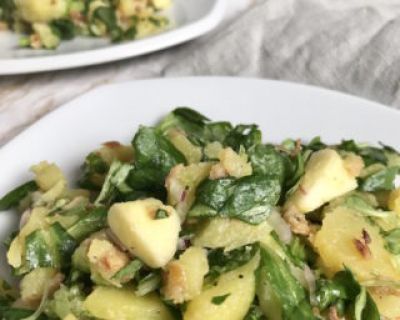 Veganer Kartoffel Feldsalat mit Apfel und Röstzwiebeln