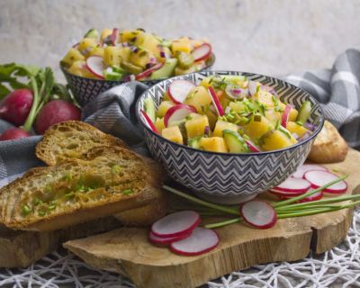 Steckrüben-Salat mit Radieschen