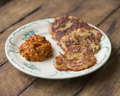 Kartoffelpuffer mit Paprika Dip