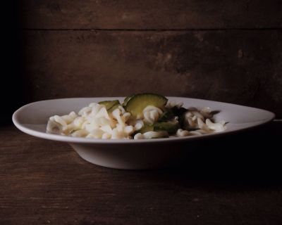 Nudeln mit Gurkensauce