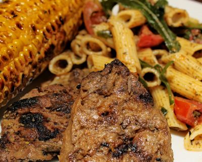 VEGAN / VEGETARISCH GRILLEN MIT STEAKS AUS SOJA