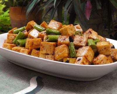 Chinesischer Tofu in schwarzer Bohnen Sauce