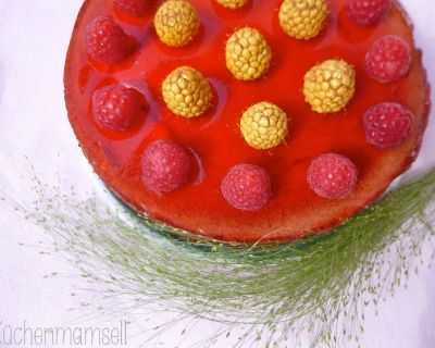 Himbeer Käsekuchen und ein goldener Gewinn - süß am Sonntag