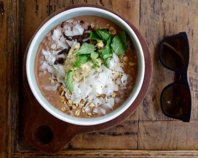 Smoothie Bowl selber machen – mit Rezept und ohne