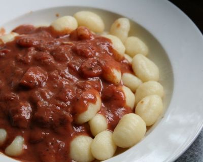 Gnocchi an scharfer Tomatensauce