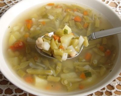 Schnibbelbohnensuppe