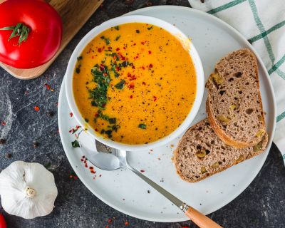 Vegane Tomatensuppe – schnell & einfach