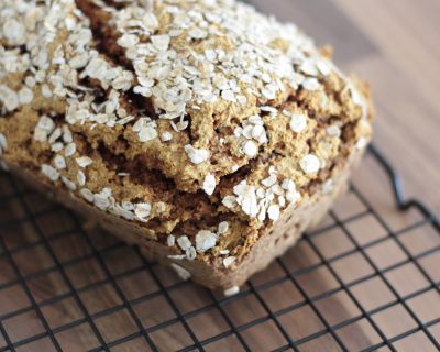 Glutenfreies + hefefreies Buchweizen-Hafer-Brot mit Kurkuma