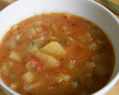 Sommergemüsesuppe mit Reisnudeln