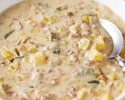 Vegane Käse-Lauch-Suppe mit Hackfleisch