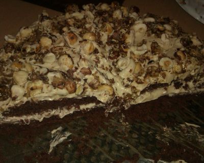 Vegane Karamell-Haselnuss-Torte