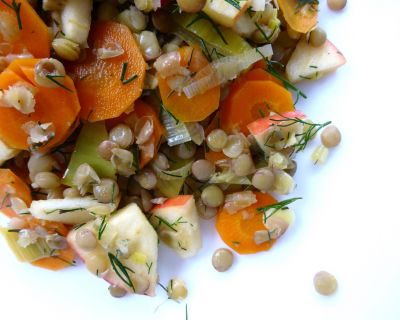 LINSENSALAT MIT DILL UND APFEL