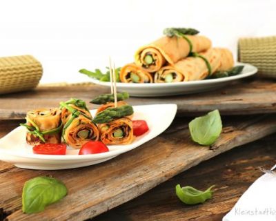 Pfannkuchenröllchen gefüllt mit Grillgemüse