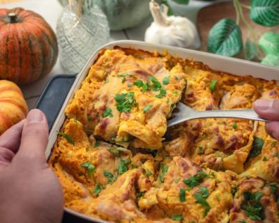 Cremige vegane Kürbislasagne mit Spinat – einfaches Rezept