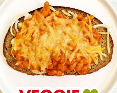 Überbackenes Brot mit Baked Beans