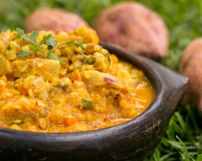 Veganes Süßkartoffel Curry mit Buchweizen und Kokosmilch – lecker & cremig