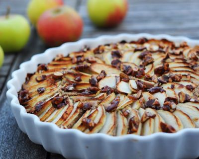 Apfeltarte mit kandierten Mandeln