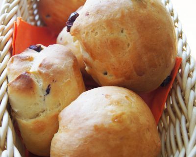 Cranberrie-Brötchen anstatt Rosinen-Brötchen