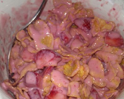 Erdbeeren mit Cornflakes