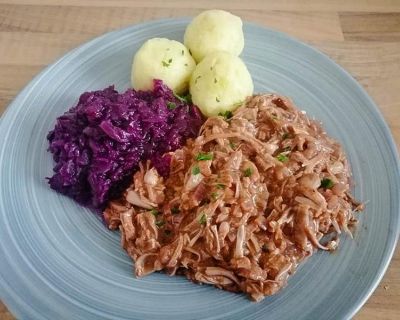 Herzhaftes Jackfruit Gulasch vegan