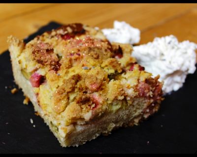 Rezept vom 19.04.2018: Veganer Rhabarber Marzipan Streusel