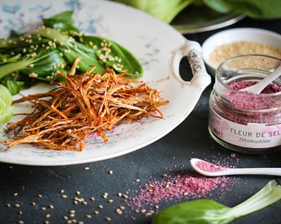 Gebackene Enoki-Pilze mit Pak Choi-Salat