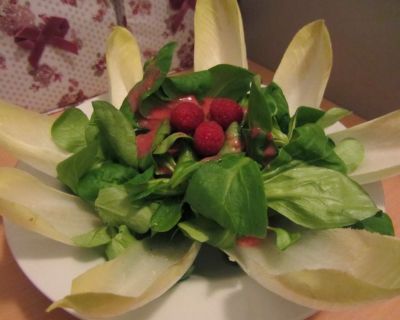 Feldsalat mit Himbeeren