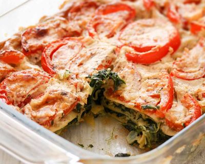 Vegane Spinatlasagne mit Cashews & Tomaten