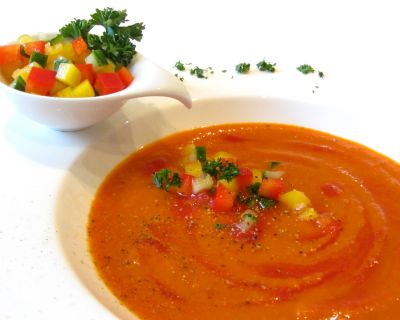 Gazpacho mit Rohkost-Tatar