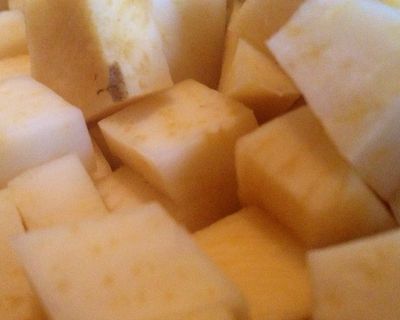Alltagsküche folgt auf Festtagsküche – Ein deftiger veganer Eintopf