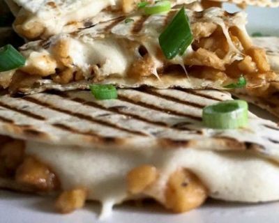 Quesadillas mit Sojahack und Cashewkäse