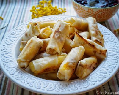 Mango-Cashew-Rolls mit Beeren-Minz-Salsa
