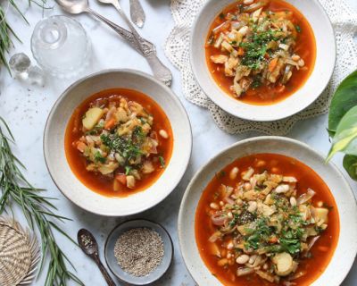 Vegane Minestrone mit Fenchel und Kohl