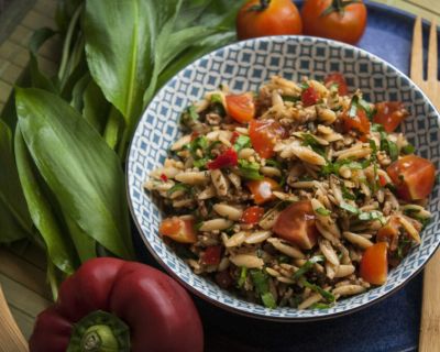 Bärlauch-Risoni-Salat mit Tomaten