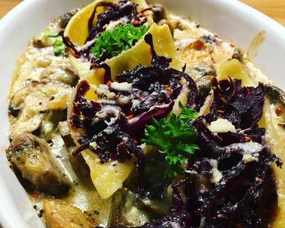 Rezept vom 23.12.2018: Gefüllte Muschelnudeln mit Rotkohl auf Rahm Pilzen (Vegan)