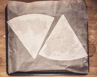 Yufka Teigtaschen mit Cashew-Creme, Reiswaffel-Hack und Spinat Champignon