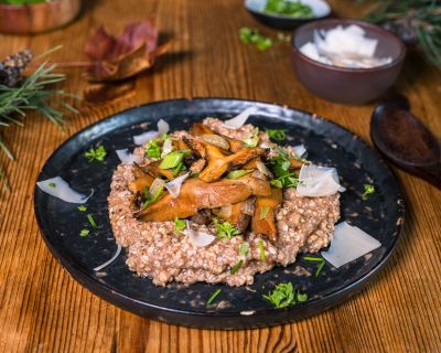 Buchweizengrütze mit gebratenen Reizkern oder Champignons