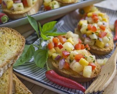 Sommer-Snack! – Ananas-Mango-Bruschetta