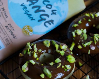 Vegane Schoko Donuts mit fairer Schokolade