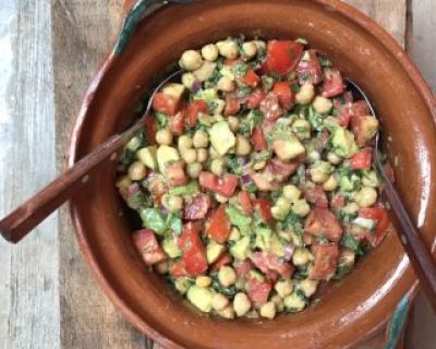 Veganer Kichererbsen Salat – 10 Minuten Rezept