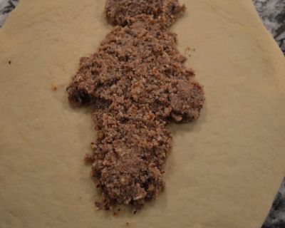 Gruselig-zauberhafte Hefe-Nuss-Mumien