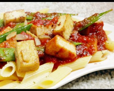 Rezept vom 05.11.2015: Schnelle Tofu-Tomaten Pasta (Vegan)