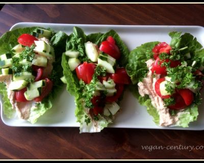 Bohnenhummus auf Salatblättern
